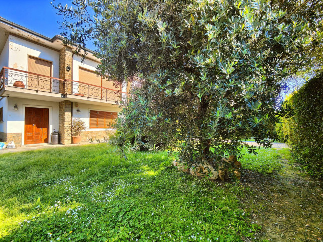 Villa in vendita a Campi Bisenzio