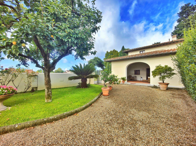 Villa in vendita a Campi Bisenzio