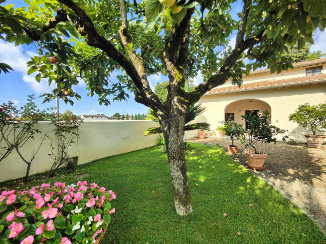 Villa in vendita a Campi Bisenzio