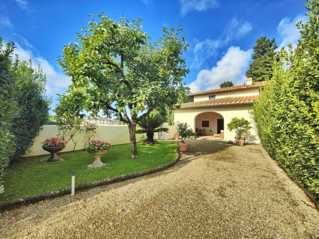 Villa in vendita a Campi Bisenzio