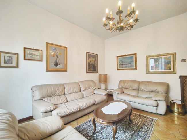 Casa singola in vendita a Prato