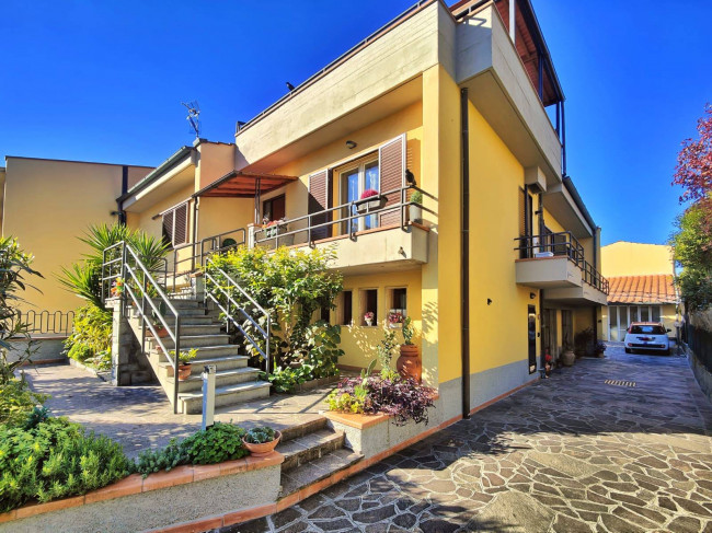 Casa singola in vendita a Campi Bisenzio