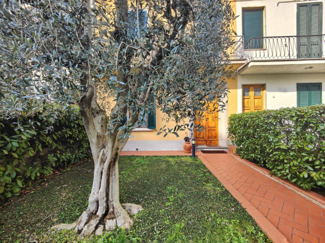 Casa singola in vendita a Prato