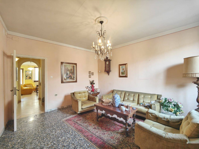 Casa singola in vendita a Campi Bisenzio