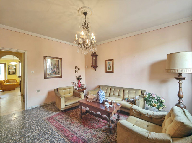 Casa singola in vendita a Campi Bisenzio