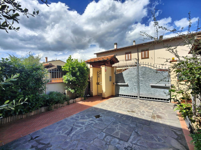 Casa singola in vendita a Prato