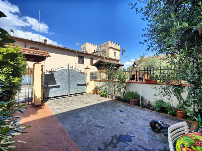 Casa singola in vendita a Prato