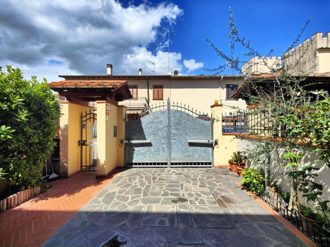 Casa singola in vendita a Prato