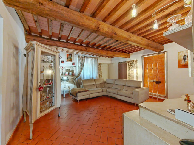 Rustico in vendita a Prato