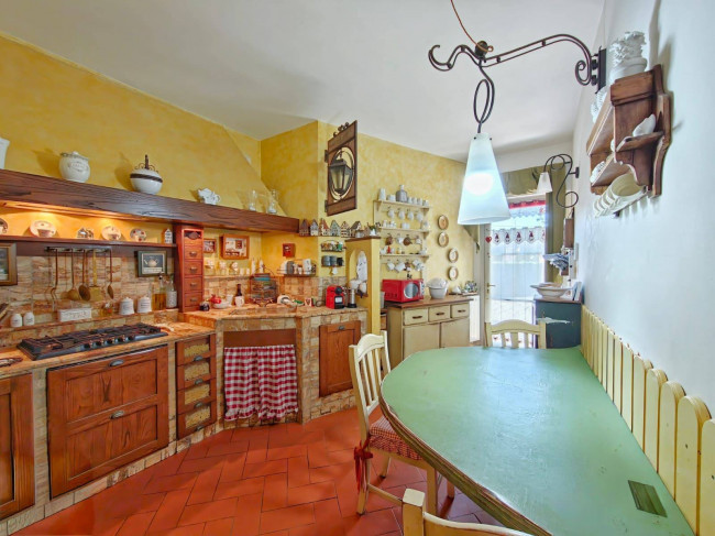 Rustico in vendita a Prato