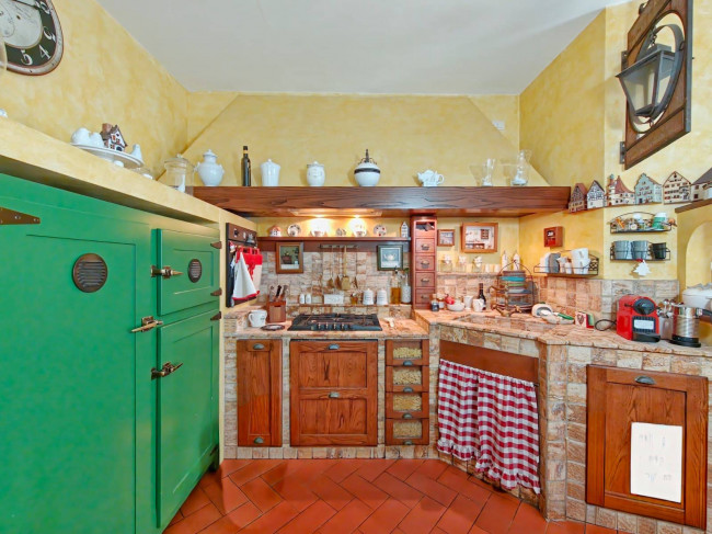 Rustico in vendita a Prato