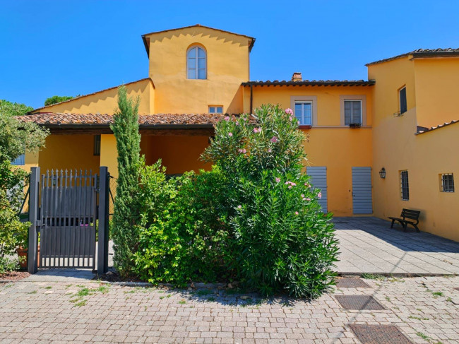 Rustico in vendita a Prato