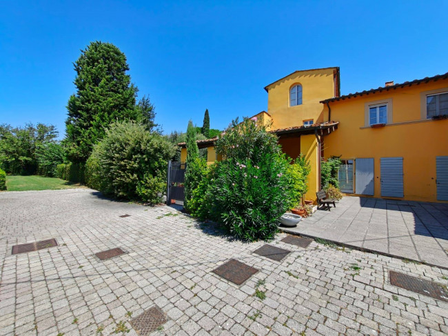 Rustico in vendita a Prato