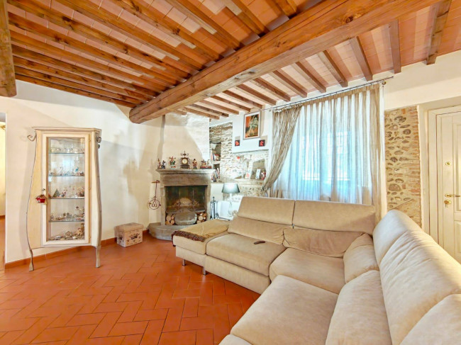 Rustico in vendita a Prato