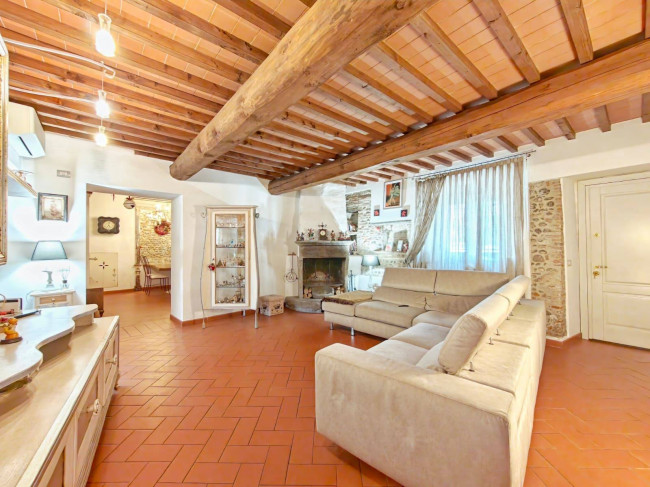 Rustico in vendita a Prato