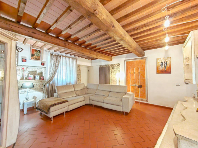 Rustico in vendita a Prato