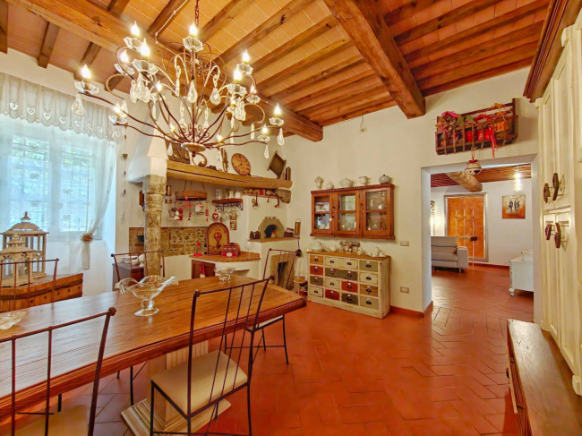 Rustico in vendita a Prato