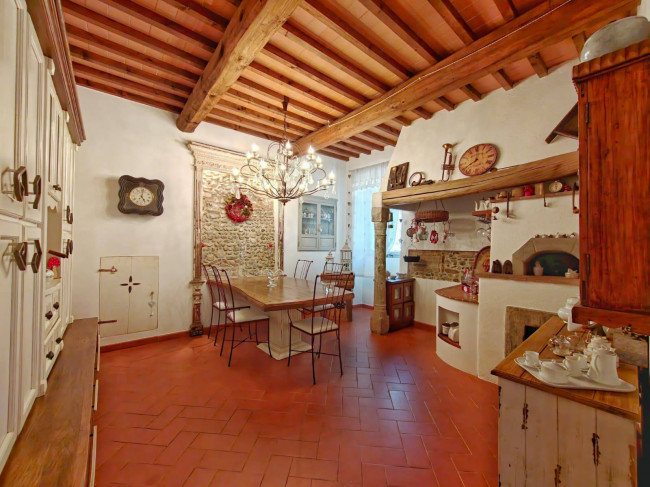 Rustico in vendita a Prato