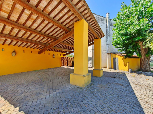 Rustico in vendita a Prato