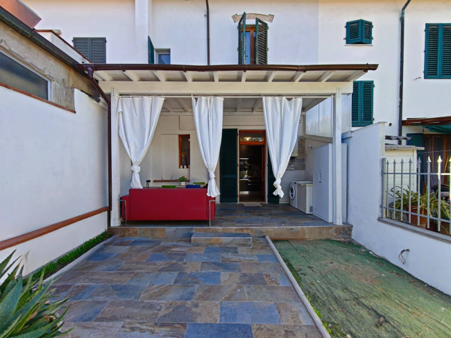 Casa singola in vendita a Campi Bisenzio