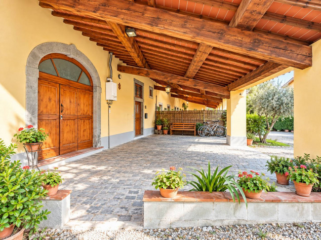 Rustico in vendita a Campi Bisenzio