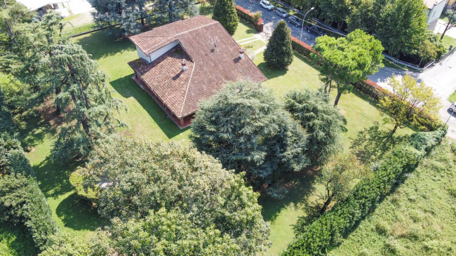 Villa in vendita a Castel Rozzone (BG)