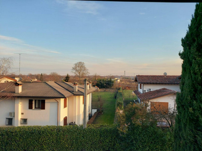 Edificio residenziale in affitto a Caneva