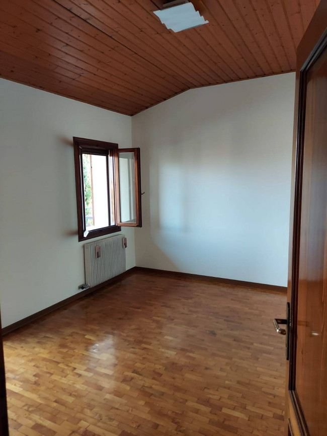 Edificio residenziale in affitto a Caneva