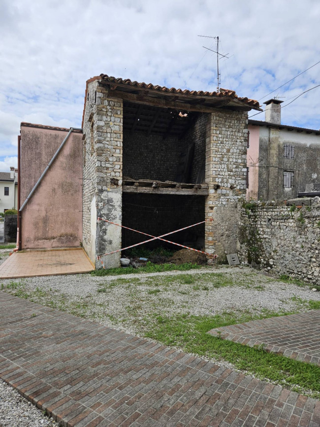 casa indipendente in vendita a Roveredo in Piano