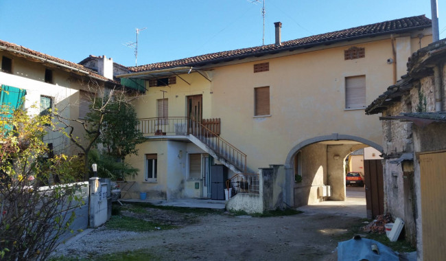 Appartamento in affitto a Roveredo in Piano