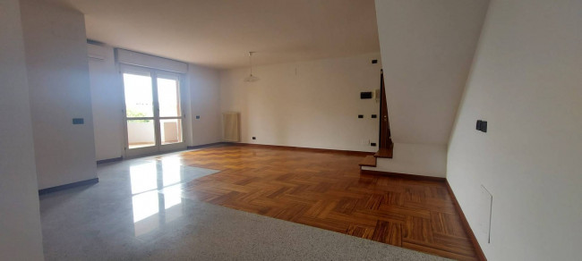 Appartamento in affitto a Roveredo in Piano