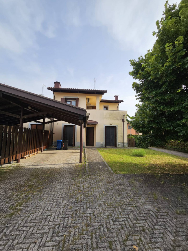Villetta bifamiliare in affitto a Roveredo in Piano