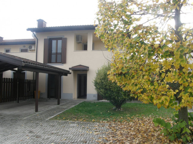 Villetta bifamiliare in affitto a Roveredo in Piano