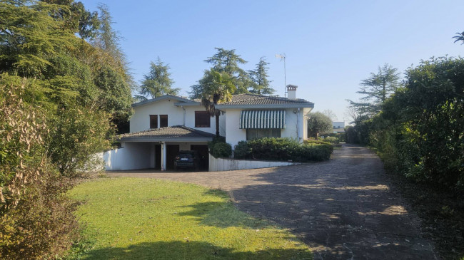 Casa singola in vendita a Roveredo in Piano