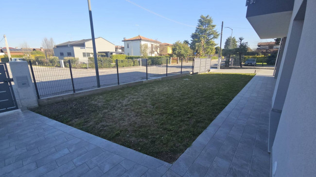 Villetta bifamiliare in affitto a Azzano Decimo