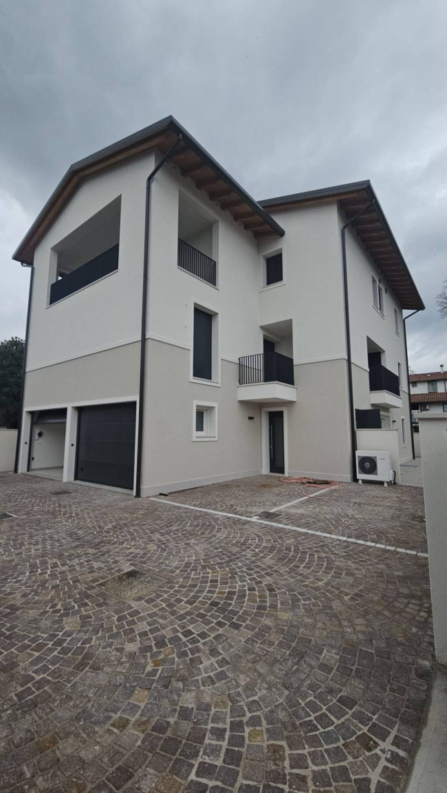 Appartamento in affitto a Roveredo in Piano