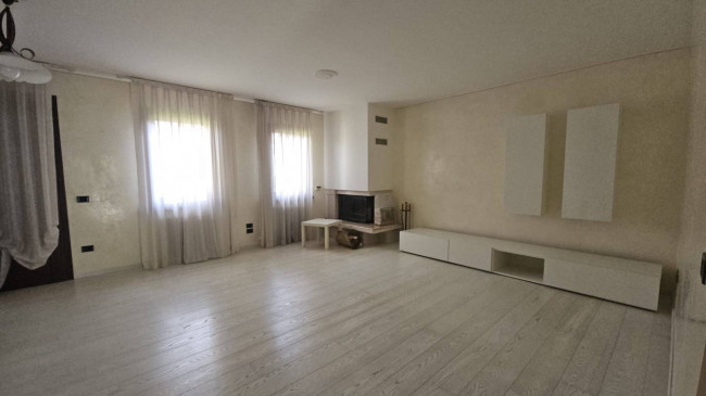 Villetta bifamiliare in affitto a Roveredo in Piano