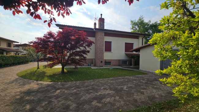 Villa in affitto a Roveredo in Piano