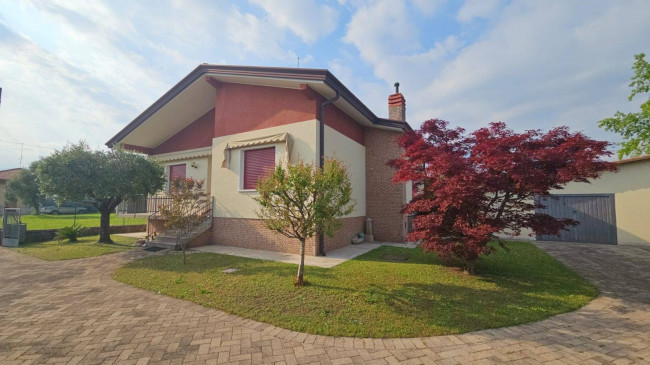 Villa in affitto a Roveredo in Piano