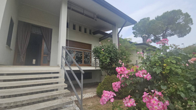 Casa singola in affitto a Porcia