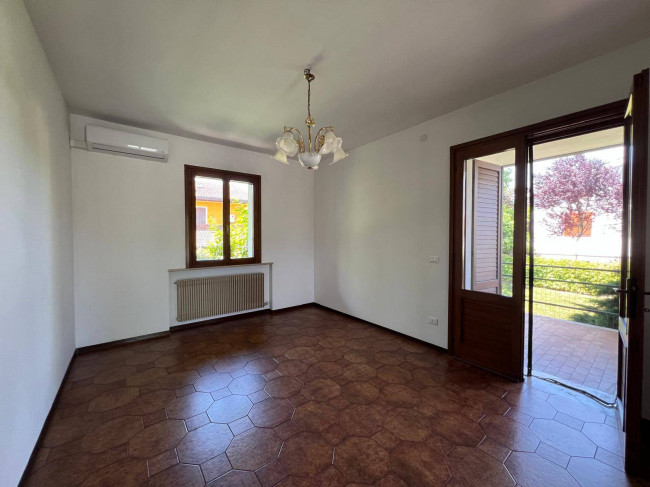 Single House for rent in Roveredo in Piano