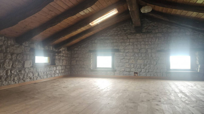 casa indipendente in vendita a Budoia