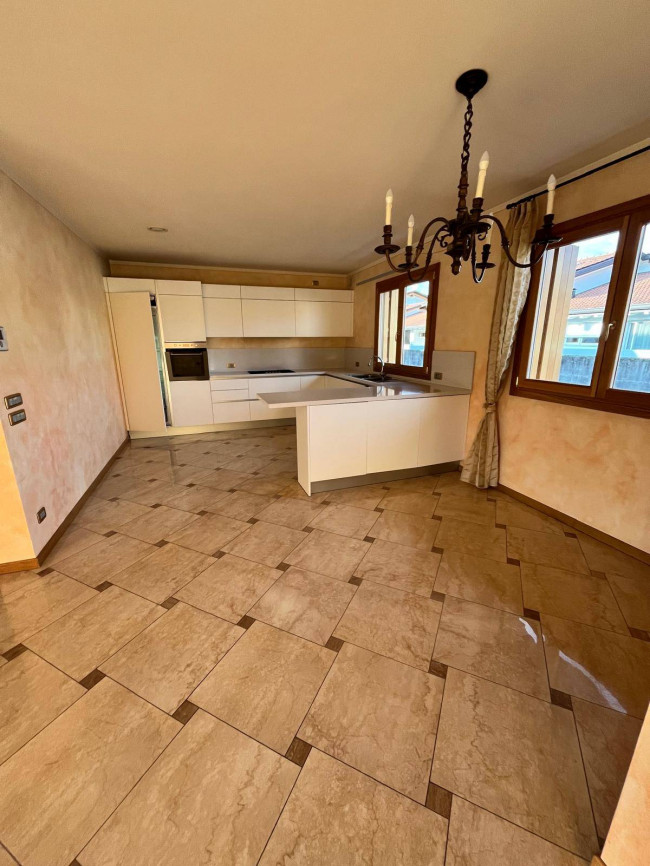 Villetta bifamiliare in affitto a Roveredo in Piano