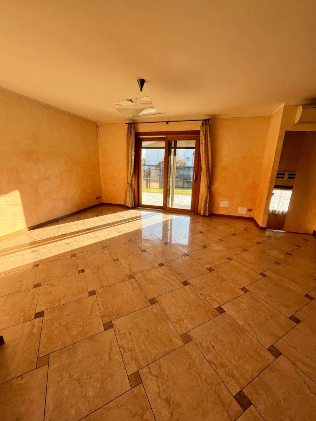 Villetta bifamiliare in affitto a Roveredo in Piano