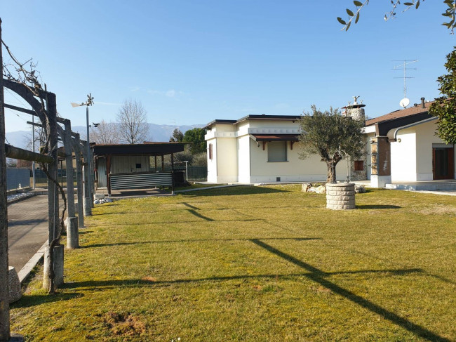 casa indipendente in affitto a Fontanafredda