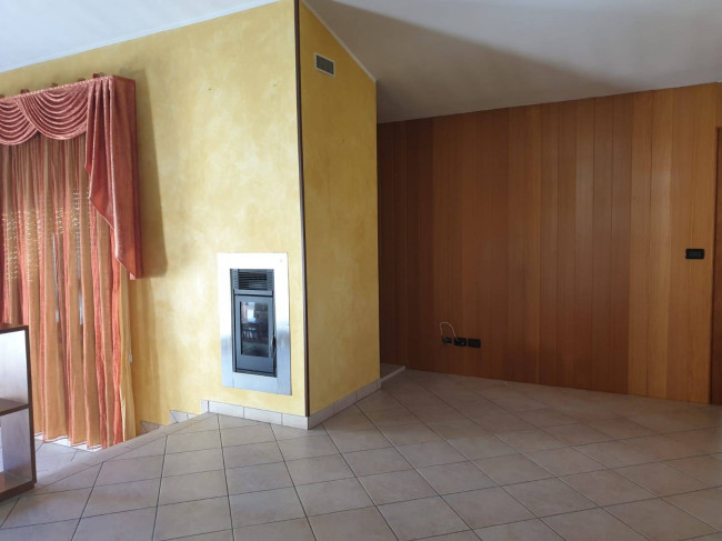 casa indipendente in affitto a Fontanafredda