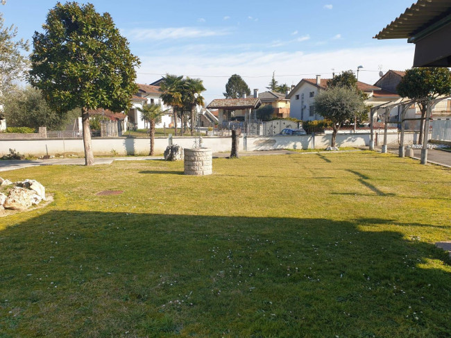 casa indipendente in affitto a Fontanafredda
