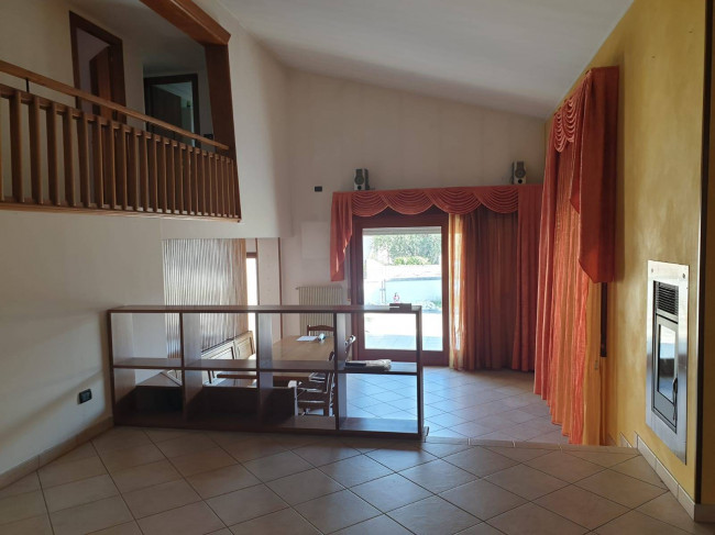 casa indipendente in affitto a Fontanafredda