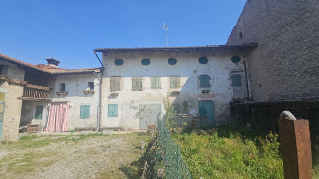 Rustico in vendita a Roveredo in Piano