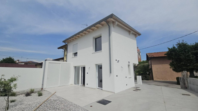 Villetta bifamiliare in affitto a Porcia